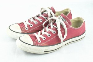 chucks weinrot