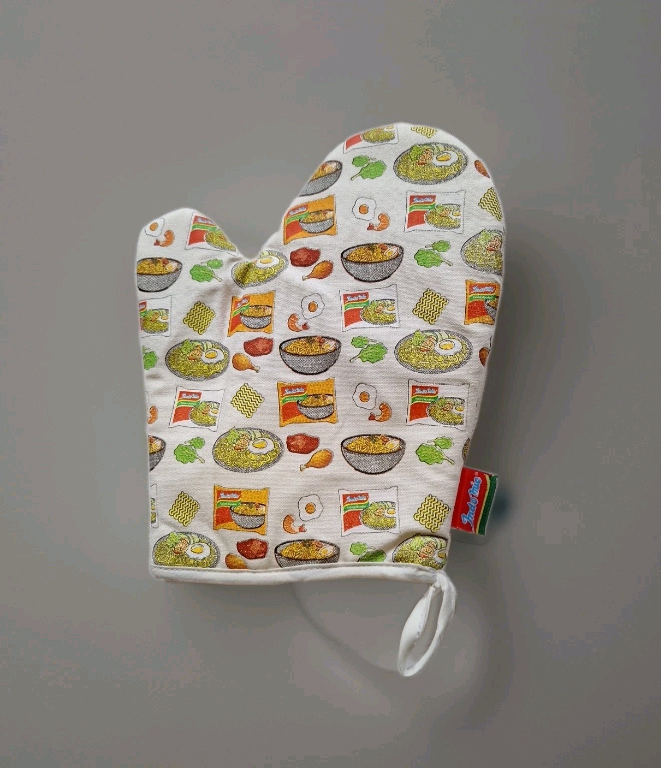 Indomie Noodles Brand Novelty Oven Mitt White All Over Ramen Graphic 