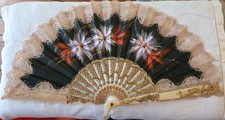 Hand-Painted Spanish Folding Fan   Creme LACE Floral