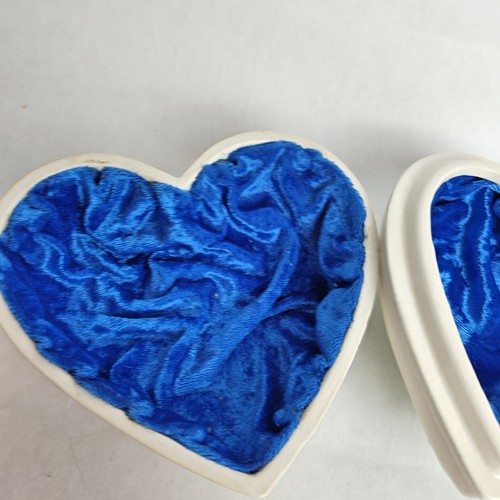 Vtg Heart Shaped Trinket Jewelry Box Yellow Rose Green Vines Soft Blue Lining - Picture 4 of 12