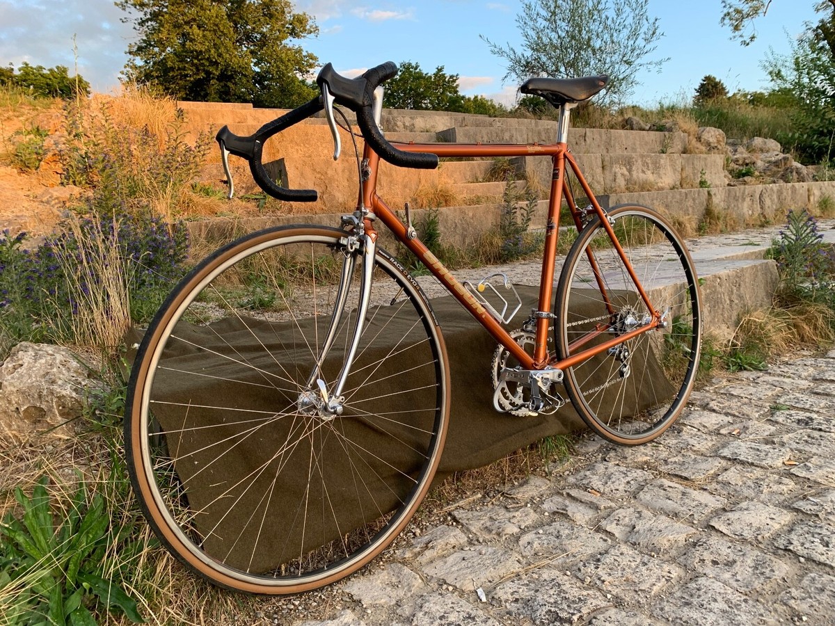 namensbeschriftung rennrad Personalisierte Rennrad-Figur aus Holz – Geschenk mit Gravur – WoodFriends Band Color:Black Gray 1 0105FAIRE DVIDS - Images -