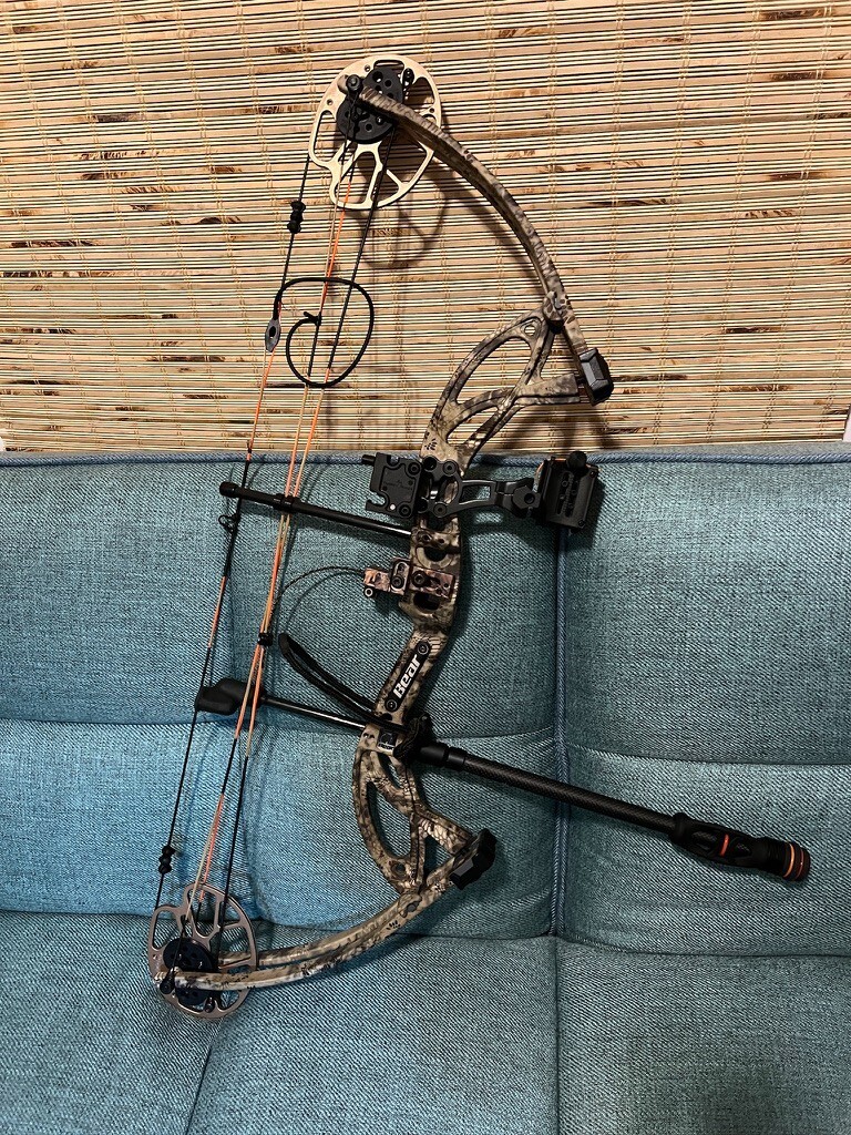 Bear Cruzer G2 RH "RTH" Compound Bow w/hard case and accessories eBay