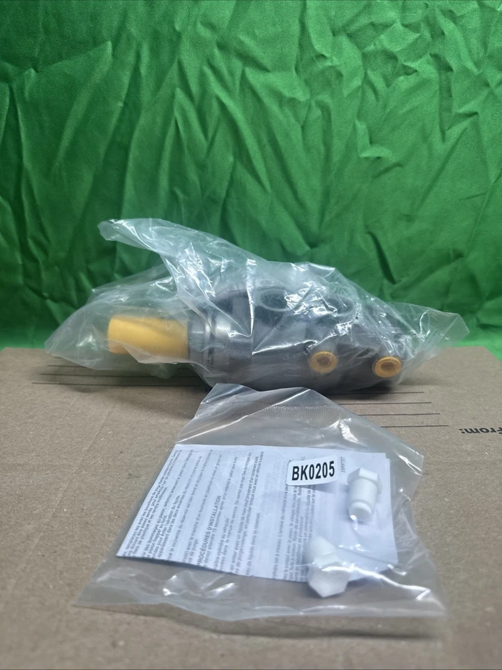 Cilindro maestro de freno Dorman M630605 Foto 2 de 2