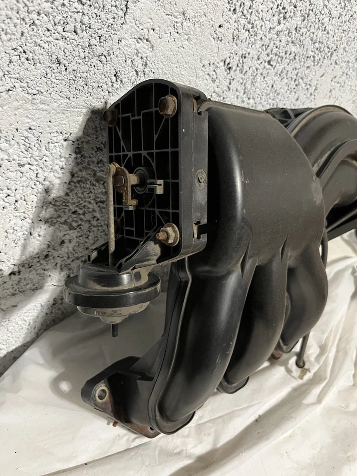 Colector de admisión superior Toyota Sienna 2004-2010 Foto 3 de 4