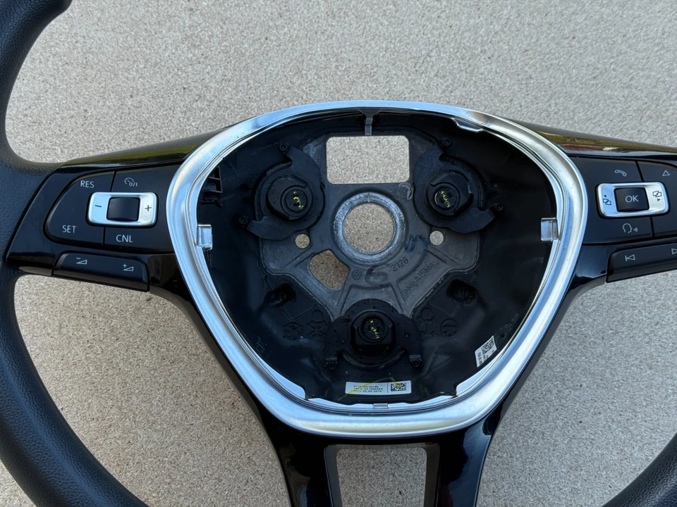 2014-2018 Volkswagen Jetta Driver Steering Wheel w/ Audio & Cruise Control OEM - Image 4 of 4