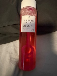 Le Bubble Pop Bubble Bath Bain Moussant Le Monde Gourmand 8.4 Fl. Oz US 250 mL