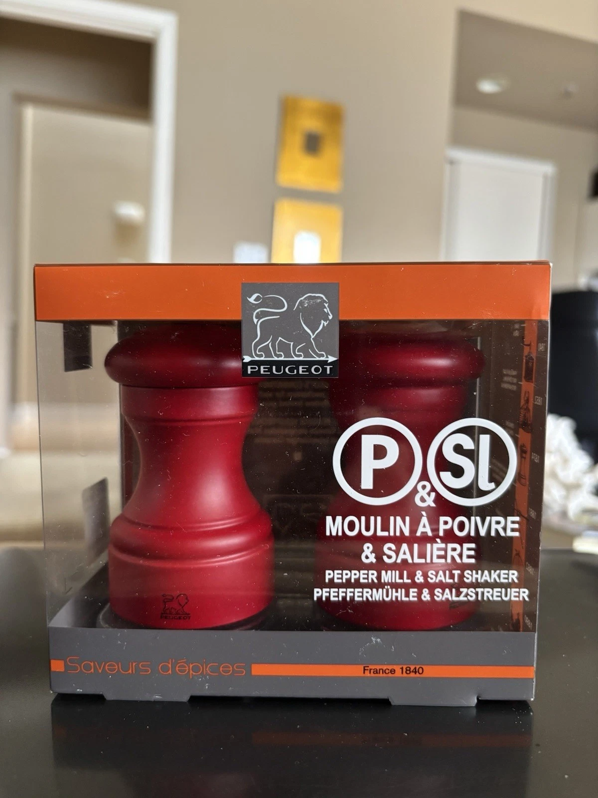 Williams Sonoma Peugeot Red Bistro Pepper Mill Salt Shaker New In Box Bistro
