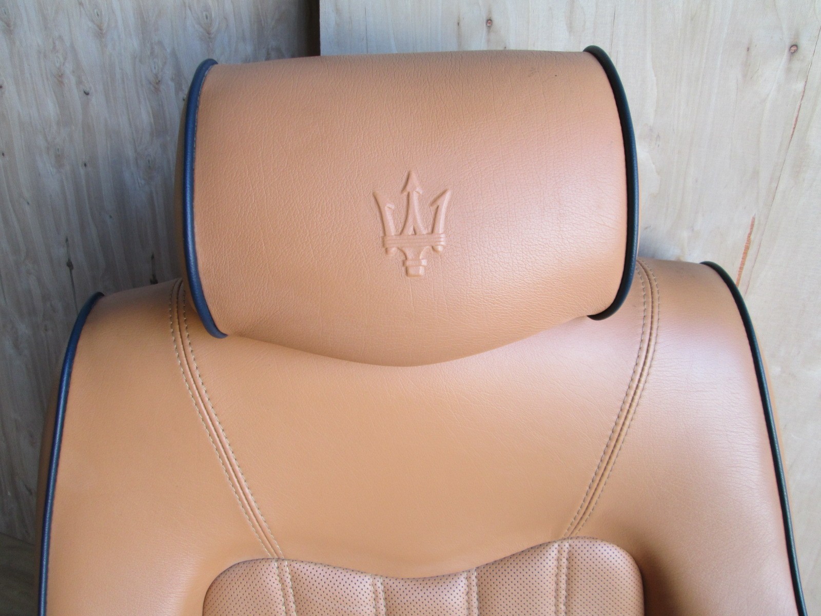 Maserati  Quattroporte - RH / Passenger  Seat  w/ Rails / Guides - Peanut Butter
