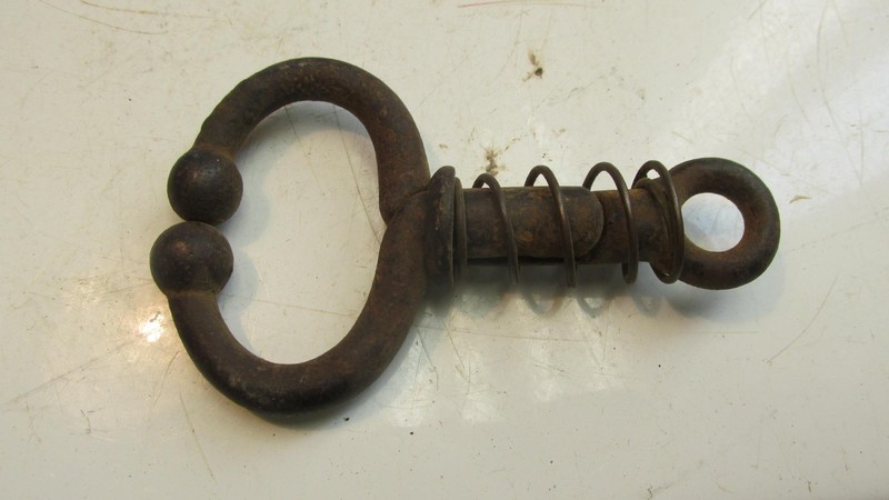 VNTG Spring Loaded Bull Nose Ring