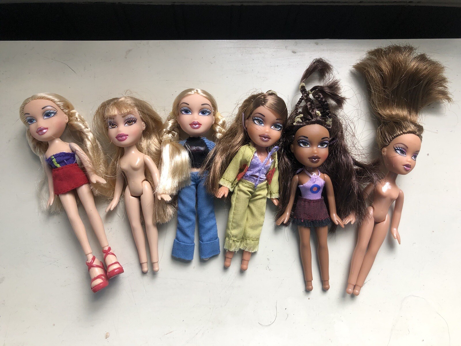 Lot Of 6 Lil' Bratz Mini 4” Dolls MGA Miniatures Small Fashion Dolls