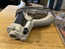 Sega Dreamcast Light Gun, Vibration Pack, House Of The Dead 2 & Death Crimson XO