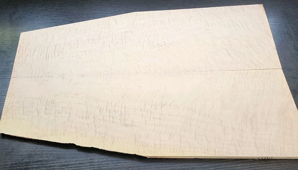 Juego de libros Maple Fiddleback Flame #1089 L.22&1/4" W.15&1/8"tapers-10&1/2"T. 3/8" Foto 3 de 4