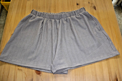 49)  PAGEONE SCHÖNE BEQUEME DAMEN- SHORTS DUNKLES BEIGE GR. L EINSTECKTASCHEN