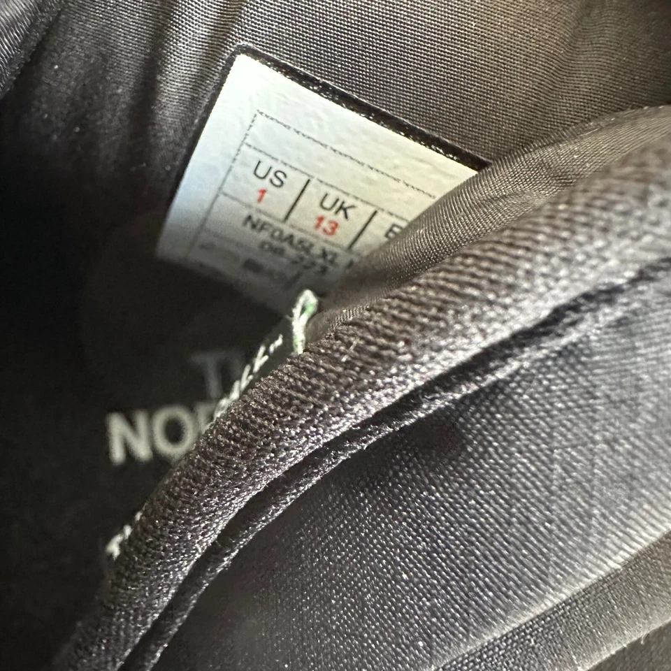 The North Face ThermoBall Traction Bootie Youth Eco Puffer Shoes Preto 1 - Imagem 3 de 4