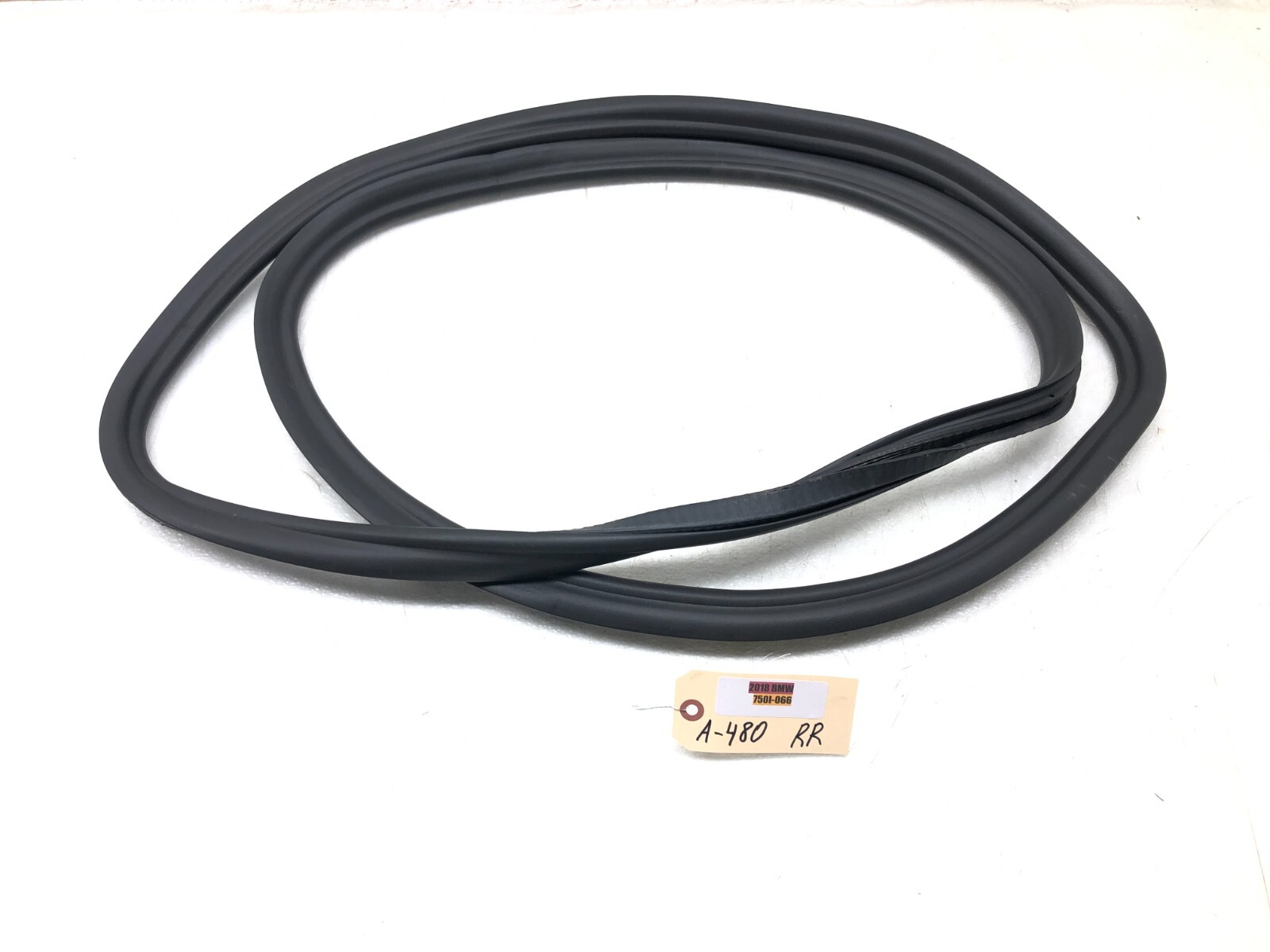 2016-2019 BMW 750i 740i G12 RIGHT PASSENGER REAR DOOR WEATHERSTRIP SEAL OEM