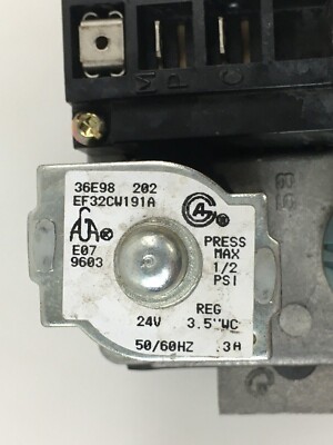 Soupape à Gaz White-Rodgers 36E98-203 / Carrier EF32CW192A - Pour Fournaise - Occasion