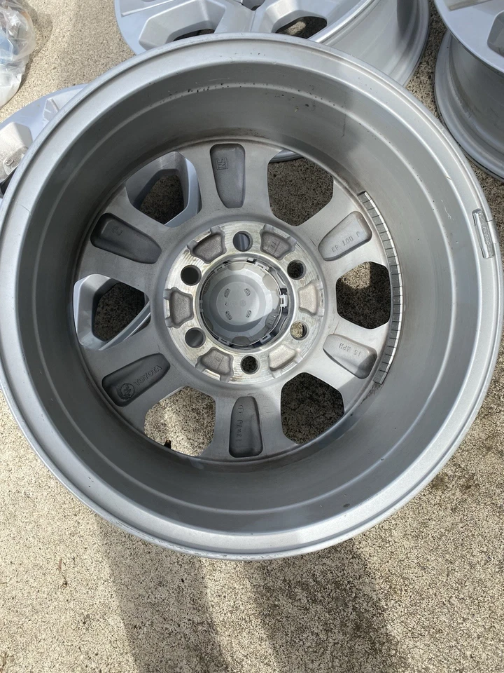 17” TOYOTA 4RUNNER SR5 2014 15 16 17 18 19 20 21 22 2023 FACTORY WHEEL OEM RIM - Image 2 of 4
