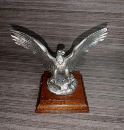 Vintage 1982 Hudson Fine Pewter American Bald Eagle statue on wood grain base