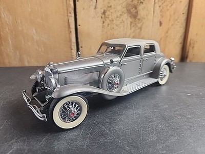 1933 Silver Duesenberg SJ Twenty Grand 1:24 Franklin Mint DieCast Model Car
