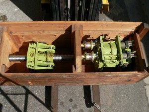 BOEING 747-400 HORIZONTAL STABILIZER TRIM ACTUATOR 65B80562-37 NEW IN CRATE