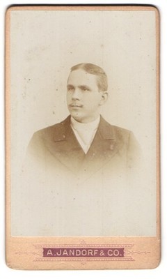 Fotografie A. Jandorf & Co., Berlin-SW, Belle-Alliance-Str. 1 & 2, Junger Herr  