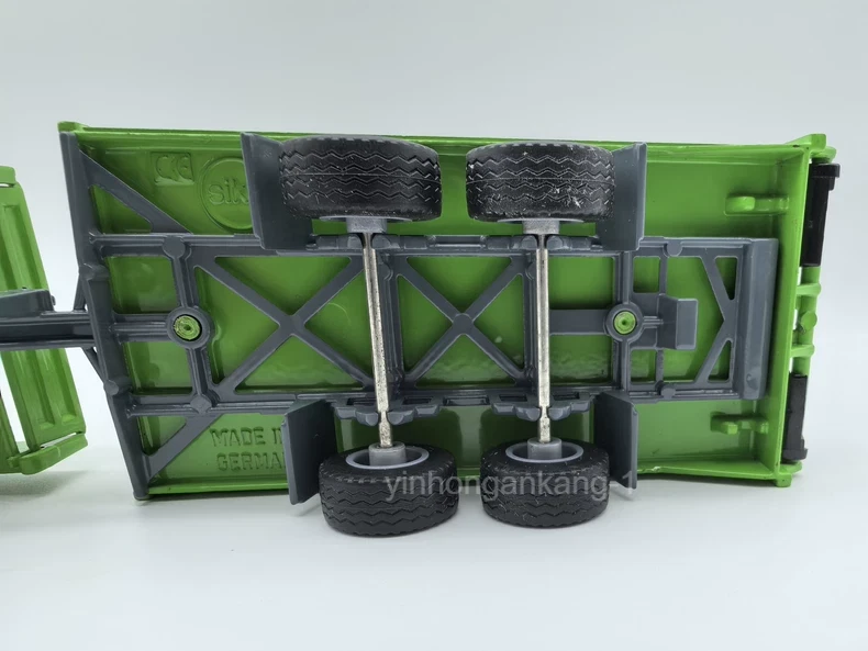 SIKU 1:55 MAN double-axle transport trailer dump truck with excavator model - Image 4 of 4