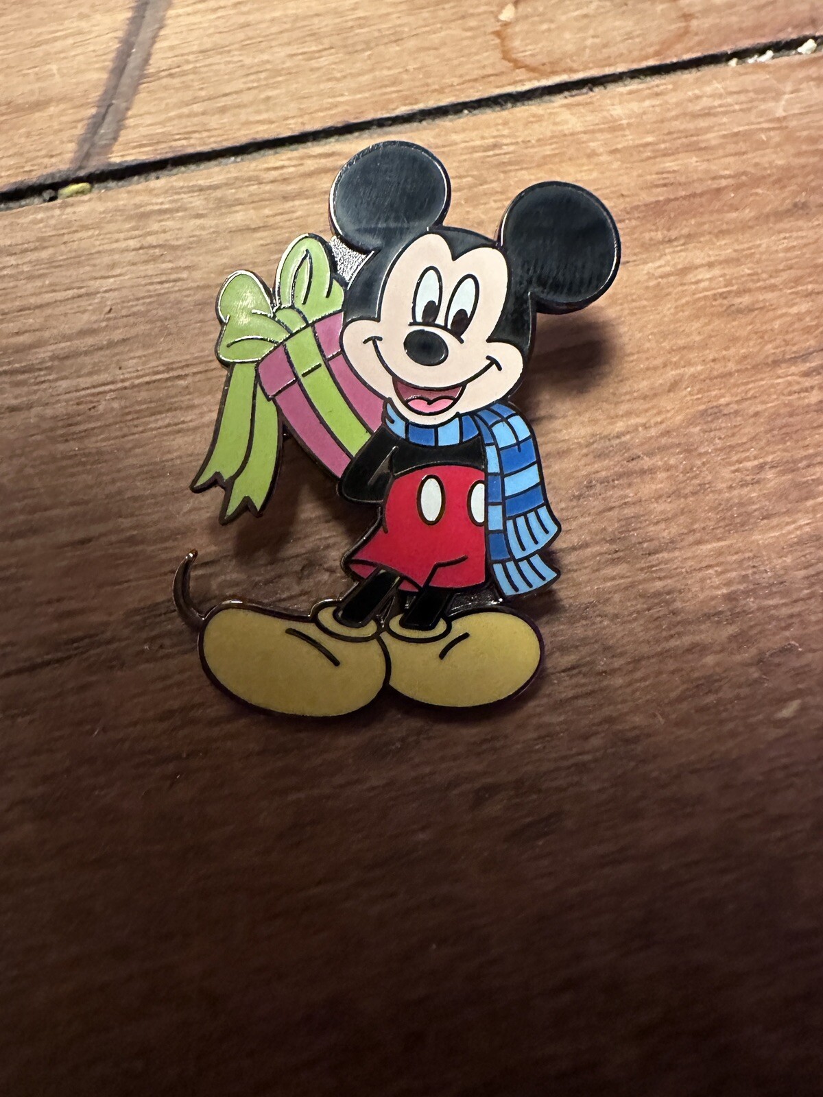 DISNEY 2008 TRADING PINS - MICKEY MOUSE WEARING SCARF WITH PRESENT BADGE