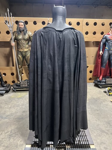 Lebensgroße Justice League Ben Affleck Batman 1:1 Full Size Statue Requisite - Bild 5 von 18