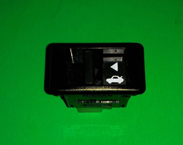 2000 2001 02 03 2004 2006 OEM Genuine Nissan Sentra Trunk Latch Release