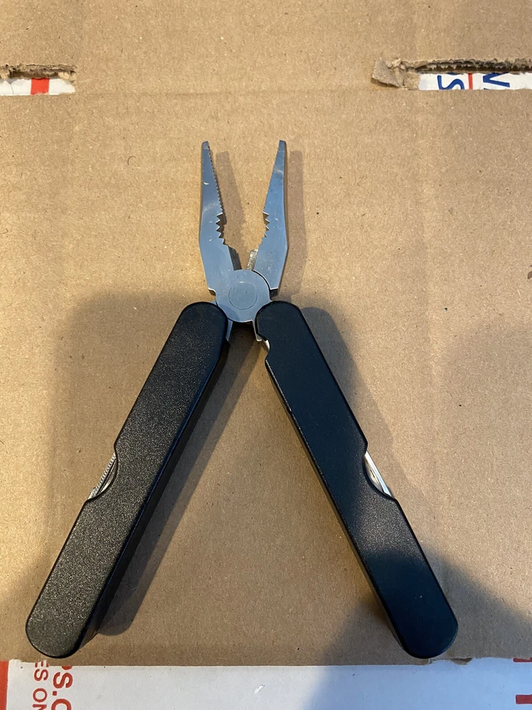 Multi Tool File, Can Opener, Bottle Opener, Pliers 1 Blade