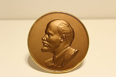 VINTAGE LUXURY N. SOKOLOV DESK WALL 10.2 sm PLAQUE RELIEF PORTRAIT OF LENIN