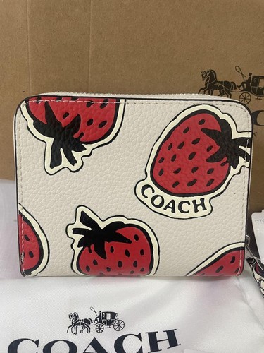 Coach Geldbörse mit Doppelfaltung Erdbeermuster Leder Kreide CT908 PT980 Outlet Neu - Bild 2 von 5