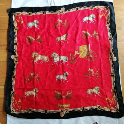 RENATO ARMBRUST Seidentuch rot geblasen 85x85 cm