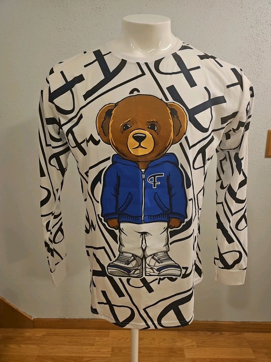 Hustle Bailey Mens Large Multi Bear Print Long Sleeve Crew Neck Shirt. C10