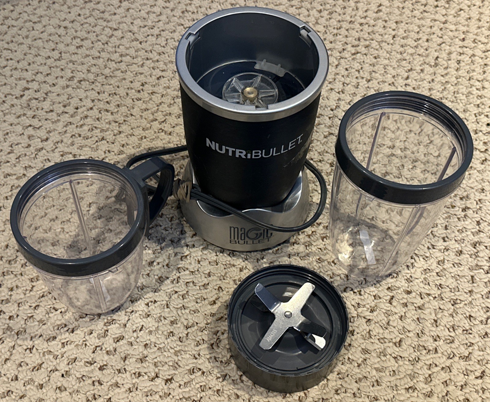 Nutribullet Magic Bullet 600 Watt Model NB-101B Blender Tested Clean W/Cups
