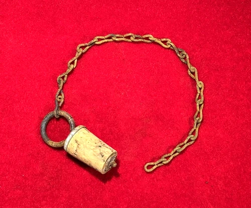 ORIGINAL CIVIL WAR CANTEEN STOPPER COMPLETE WITH CHAIN