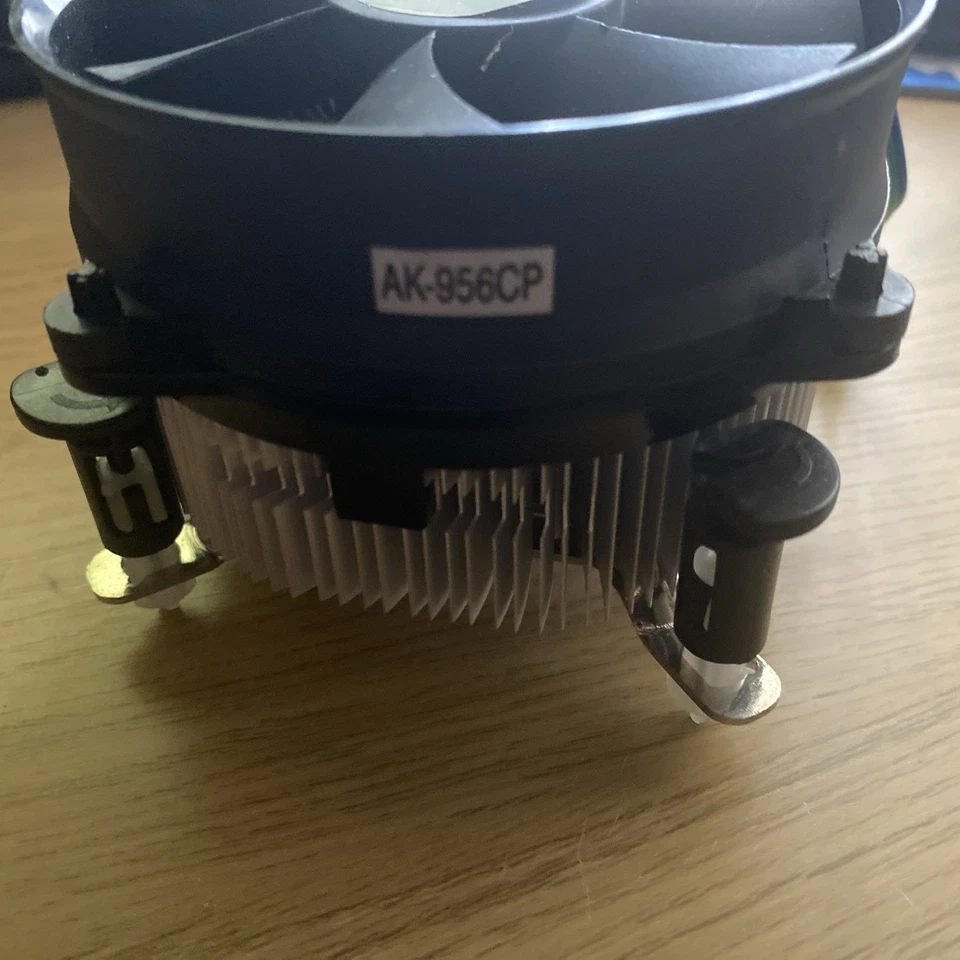 AKASA AK-956CP SOCKET 775 CPU HEATSINK AND COOLING FAN - Image 3 of 4