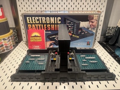Milton Bradley Electronic Battleship Vintage Brettspiel komplett 1982 Codebuch GWC