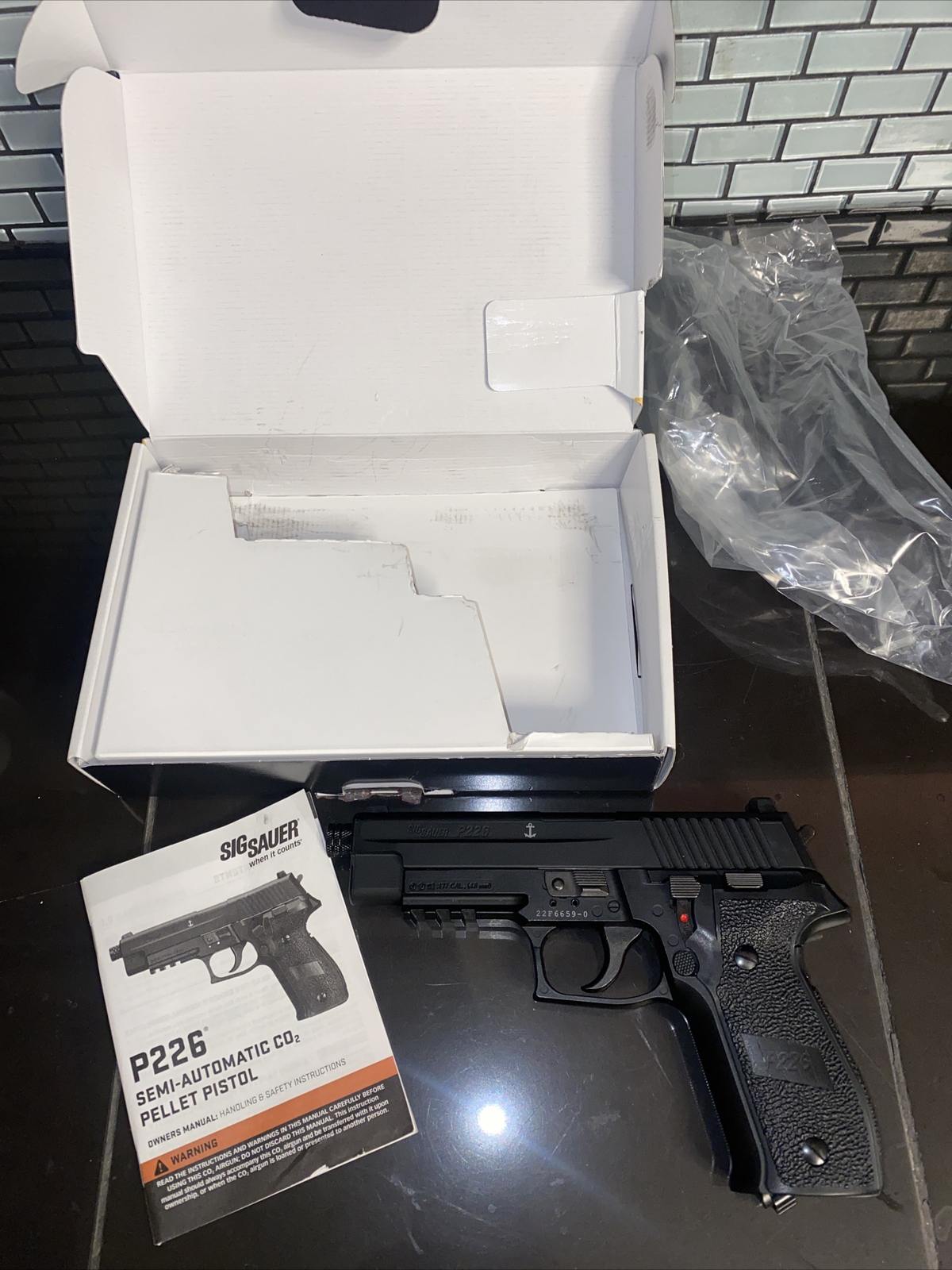 Sig Sauer P226 CO2 Pellet Air Pistol 380fps .177cal AIR226F17712G