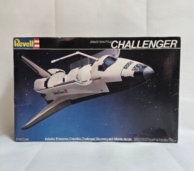 Revell 4526 Space Shuttle Challenger 1/144 Scale 1982 - OPEN BOX SEALED BAG