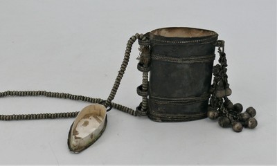 Petite Boîte Berbère Kabyle En Argent - Objet Ethnique De Curiosité, Sans Fermeture, D'occasion