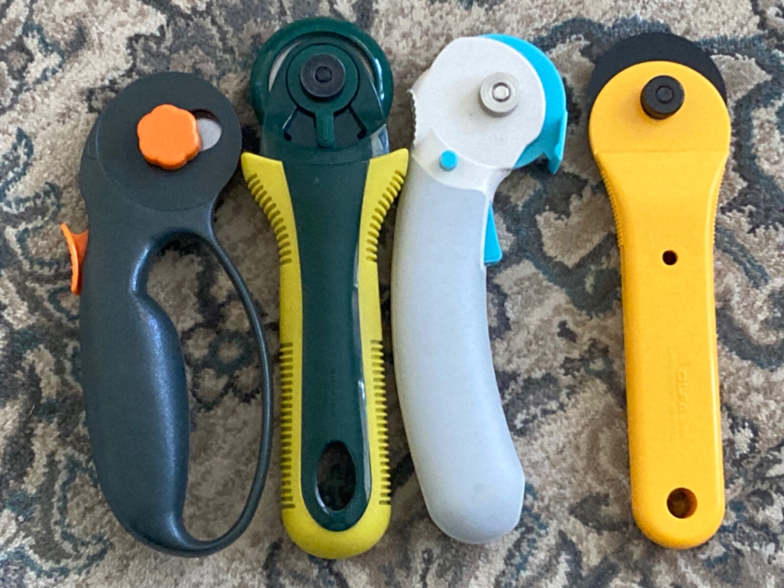 LOT 4 OLFA FISKAR ROTARY CUTTER TOOLS BLADE JAPAN ERGONOMIC QUILTER