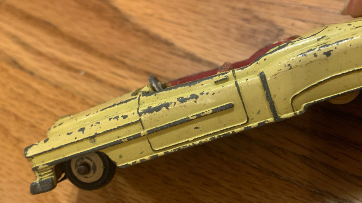 美品　英国製DINKY TOYS CADILLAC ELDORADO ミニカー Dinky Toys 131 Cadillac Eldorado With Driver Made In England