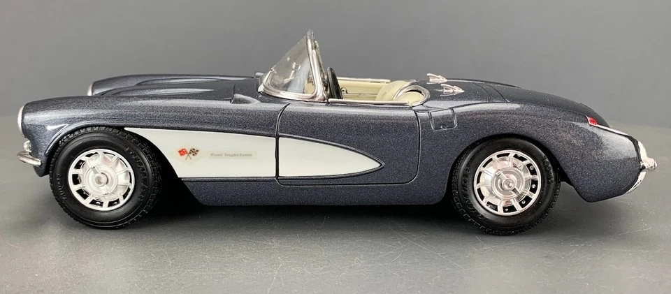 Corvette conversível 1:18 Road Tough Diecast 1957 - cinza metálico D0984 - Imagem 2 de 4