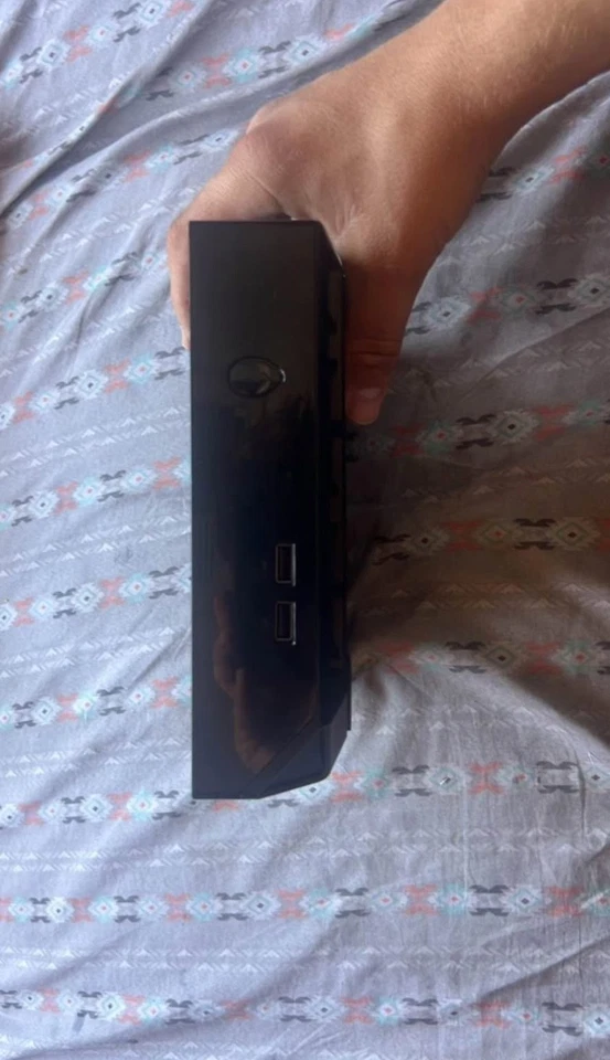 Sistema de juegos Alienware Alpha D07U i5 CPU 16 GB RAM Windows 10 con adaptador de corriente Foto 2 de 3