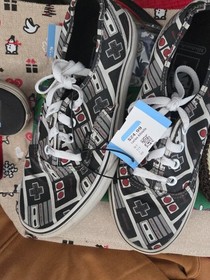 Vans x Nintendo  Skate Shoes Mens 5.5 Womens 7 NES Controller Retro Game Over
