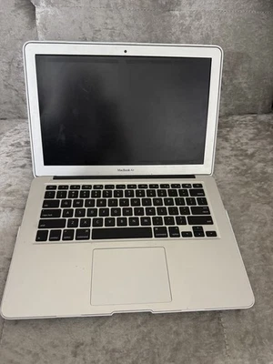 Apple MacBook Air 13" 2015 · i5 · 8GB · 128GB