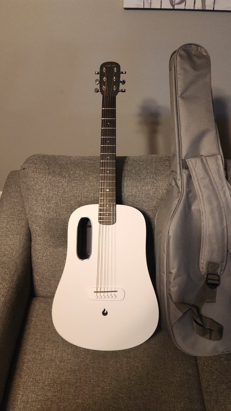 Lava me 3 Smart guitar with Hilava Touchscreen w/backpack Case.Fast Shipping!