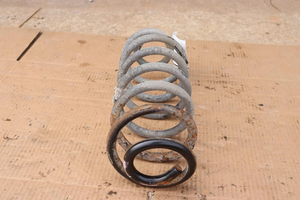 Chevrolet/GMC 2015-2020 Suburban tracción trasera suspensión helicoidal resorte OEM Foto 2 de 4