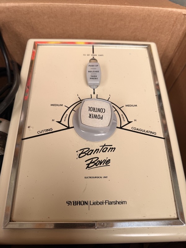 Sybron B-2 Bantam Bovie Electrosurgical Generator w/Foot switch TESTED&WORKING